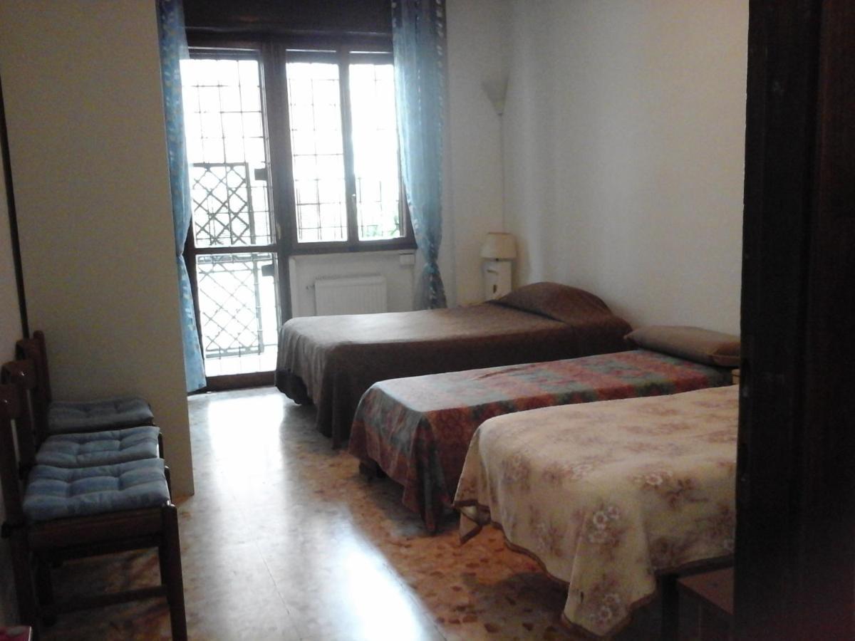 B&B Near Metro' Central Line - Only Wc In The Rooms 15 Minutes To Termini Station 20 To Spagna Square - In The Night Bus 罗马 外观 照片