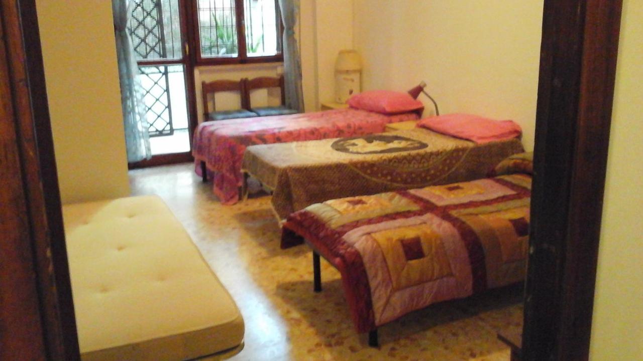 B&B Near Metro' Central Line - Only Wc In The Rooms 15 Minutes To Termini Station 20 To Spagna Square - In The Night Bus 罗马 外观 照片